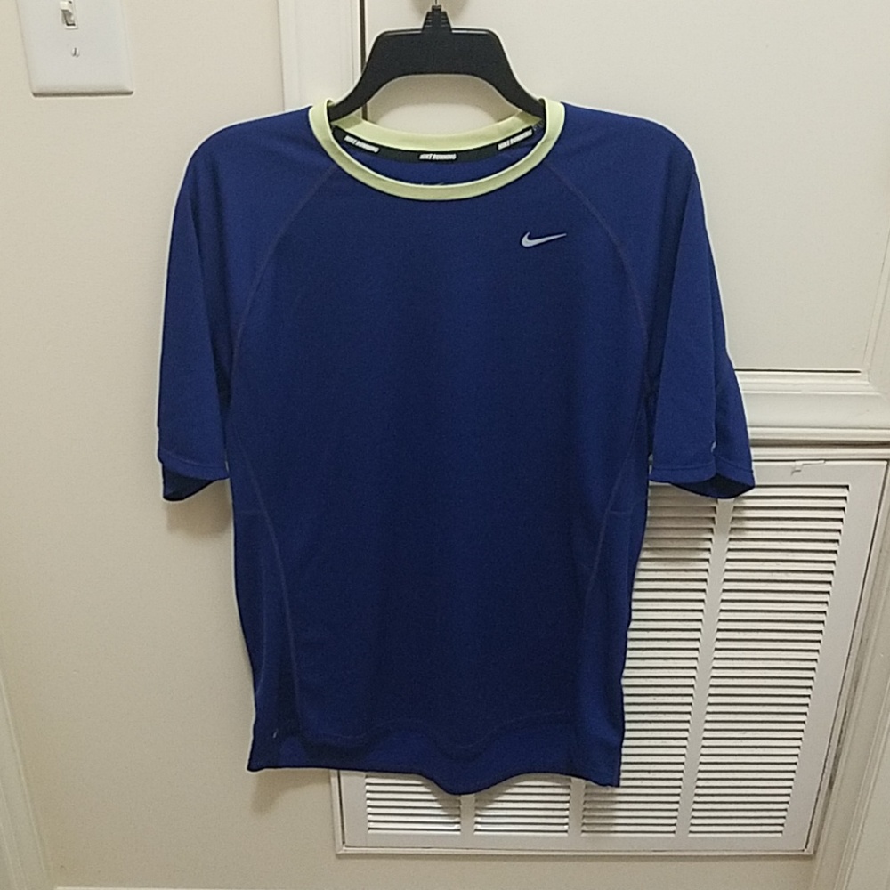 EUC Nike dri fit running tee